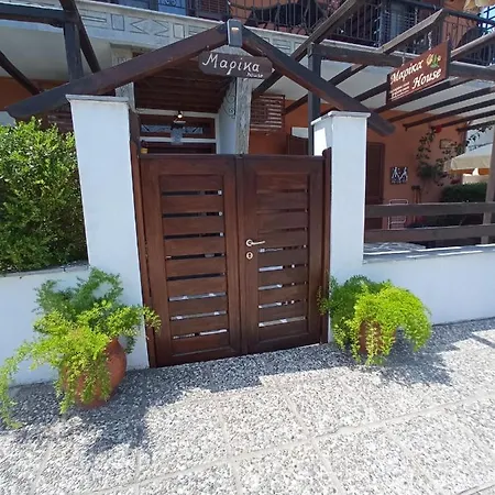 Marika House סטאברוס