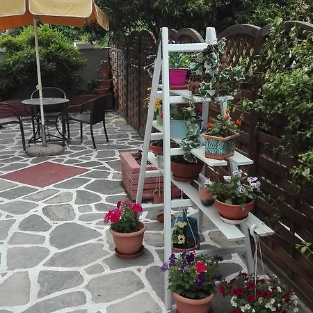 Marika House * סטאברוס
