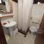 Marika House * 斯塔夫罗斯