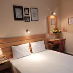 Marika House 斯塔夫罗斯