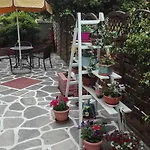 Marika House * 斯塔夫罗斯
